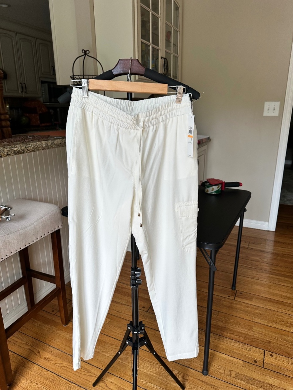 Calvin Klein NWT White Cargo Pants Drawstring Elastic Waist Tapered Leg Size S